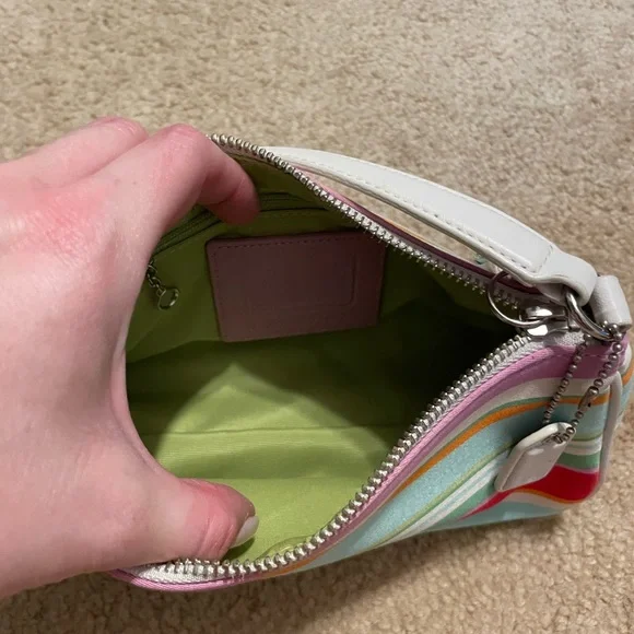 Coach Hampton Multicolor stripe handbag - Picture 2 of 4